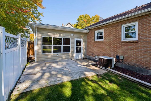 413 STEVENS COURT, Oshkosh, WI 54901
