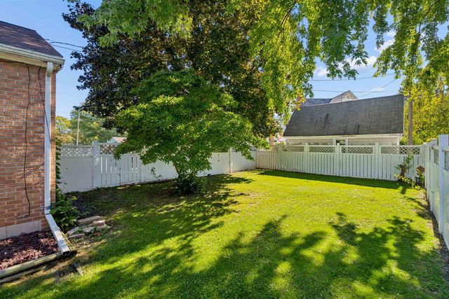 413 STEVENS COURT, Oshkosh, WI 54901