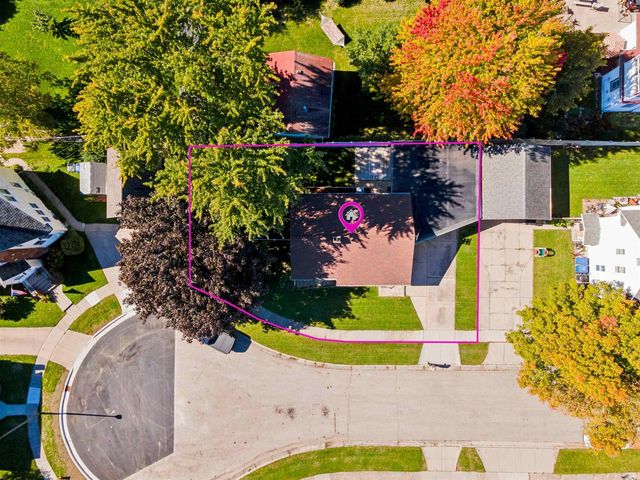 413 STEVENS COURT, Oshkosh, WI 54901