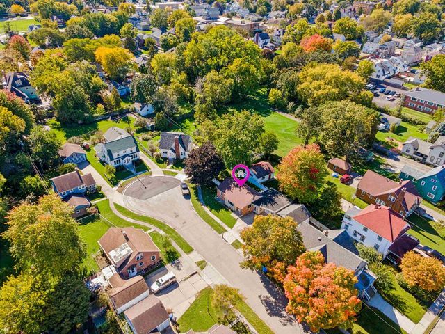 413 STEVENS COURT, Oshkosh, WI 54901