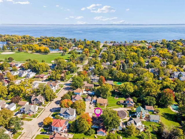 413 STEVENS COURT, Oshkosh, WI 54901