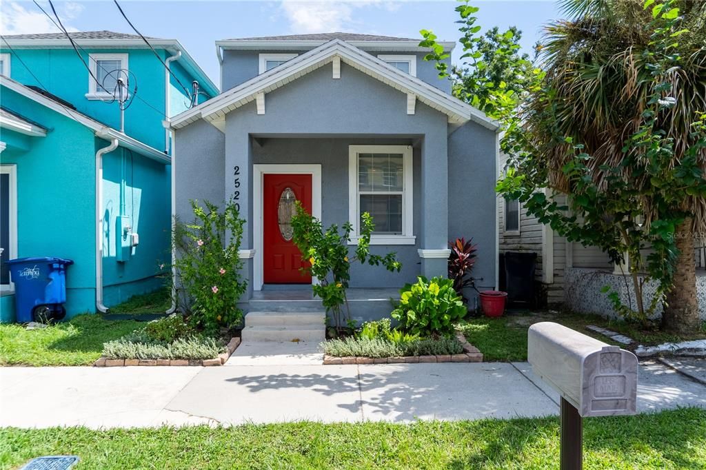 2520 W CHESTNUT STREET, Tampa, FL 33607