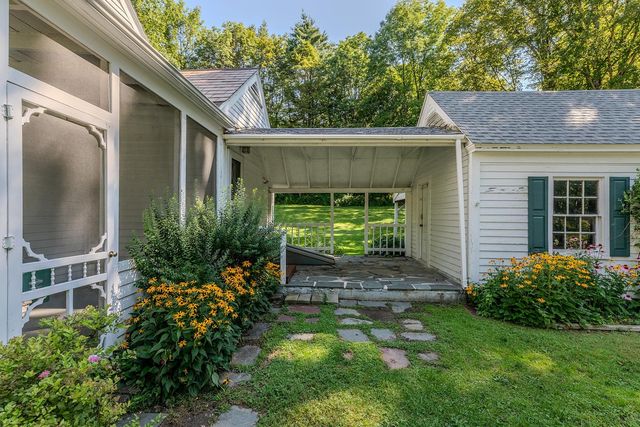 2984 VT 313 Route, Arlington, VT 05250