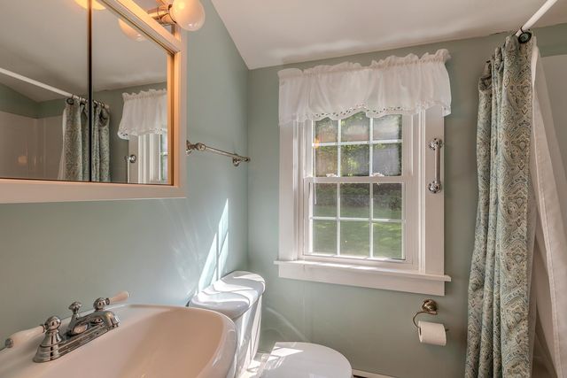 2984 VT 313 Route, Arlington, VT 05250