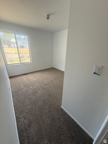9434 S S TURNPIKE LN LN, Sandy, UT 84070