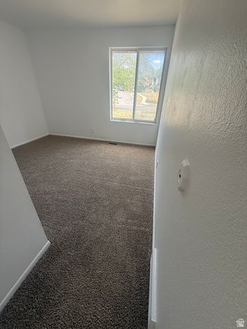 9434 S S TURNPIKE LN LN, Sandy, UT 84070