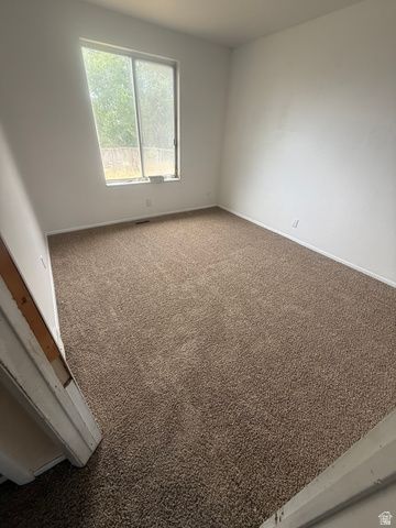 9434 S S TURNPIKE LN LN, Sandy, UT 84070