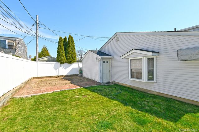 78 Center Lane, Levittown, NY 11756