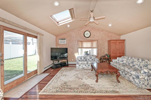 78 Center Lane, Levittown, NY 11756