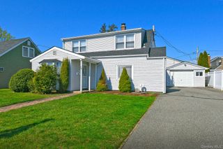 78 Center Lane, Levittown, NY 11756