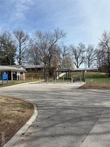 2225 Kerwin Drive, Moline Acres, MO 63136