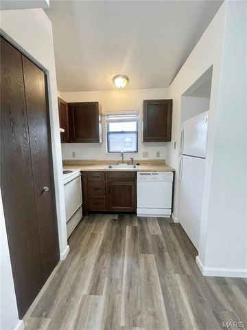 128 ASHLEY Drive, Fairview Heights, IL 62208