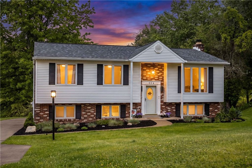 304 Elm Drive, Cecil, PA 15317
