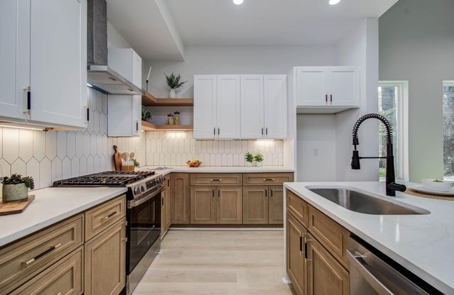 1802 Rollingwood Drive, Huntsville, TX 77340