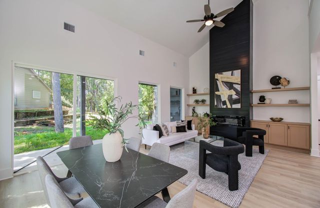 1802 Rollingwood Drive, Huntsville, TX 77340