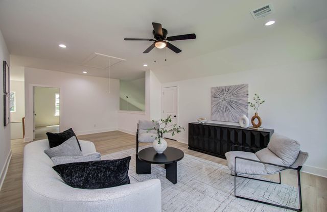 1802 Rollingwood Drive, Huntsville, TX 77340