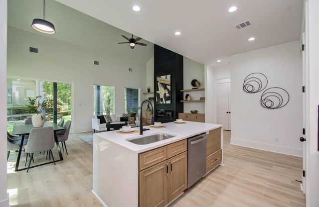 1802 Rollingwood Drive, Huntsville, TX 77340