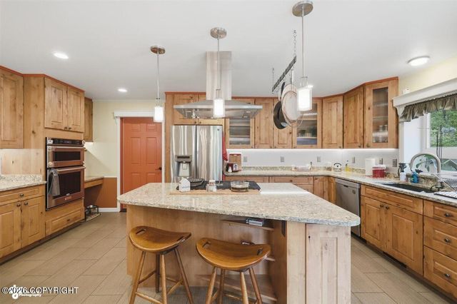 911 E Fairview Loop, Wasilla, AK 99654