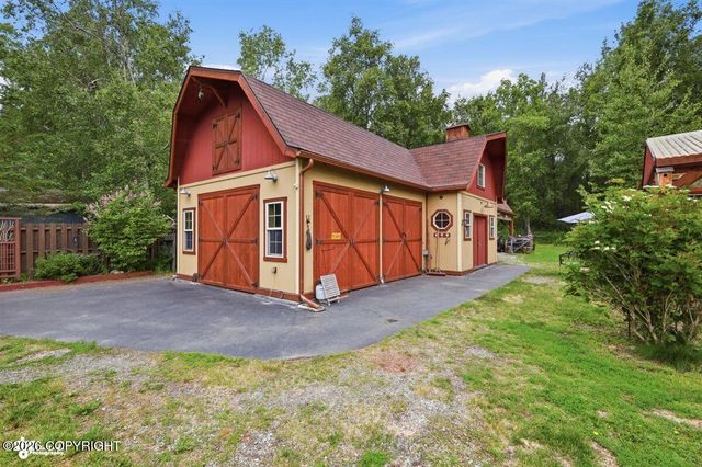 911 E Fairview Loop, Wasilla, AK 99654