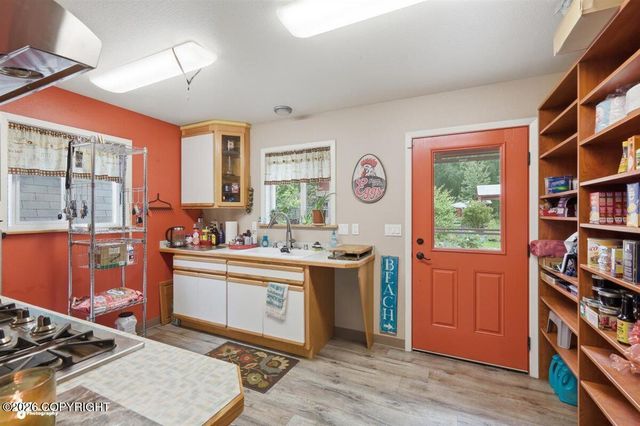911 E Fairview Loop, Wasilla, AK 99654