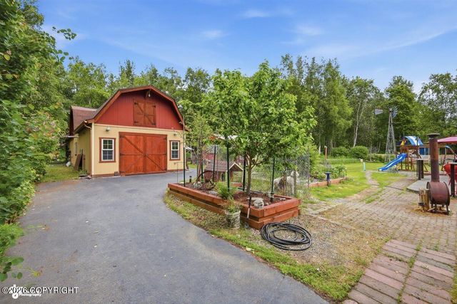 911 E Fairview Loop, Wasilla, AK 99654