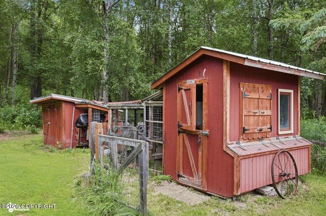 911 E Fairview Loop, Wasilla, AK 99654