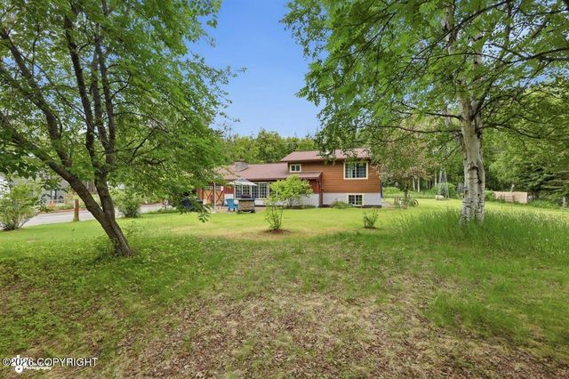 911 E Fairview Loop, Wasilla, AK 99654