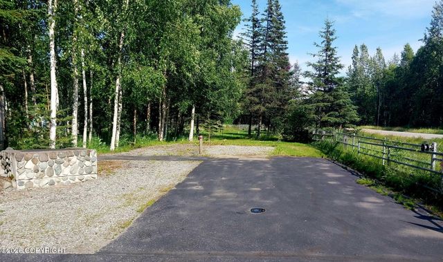 911 E Fairview Loop, Wasilla, AK 99654