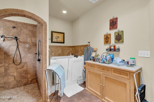 144 APACHE BRAVE Street, Santa Teresa, NM 88008