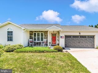654 CURTIS DR, Gettysburg, PA 17325
