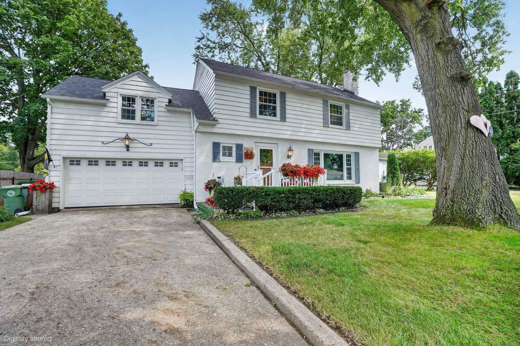1015 Prospect Boulevard, Waterloo, IA 50701