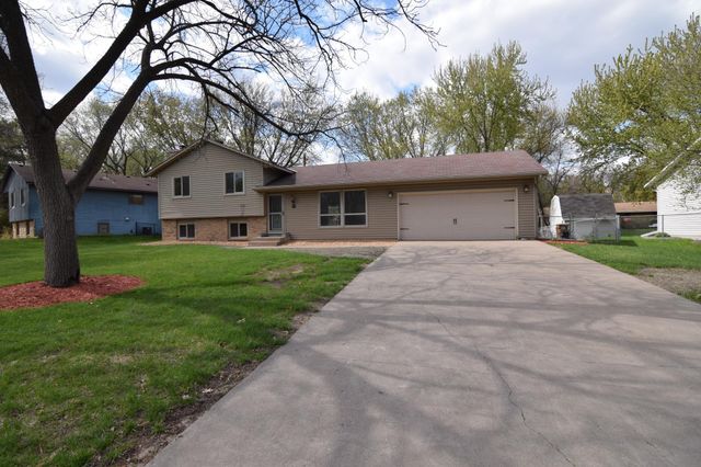 10556 104th Avenue N, Maple Grove, MN 55369