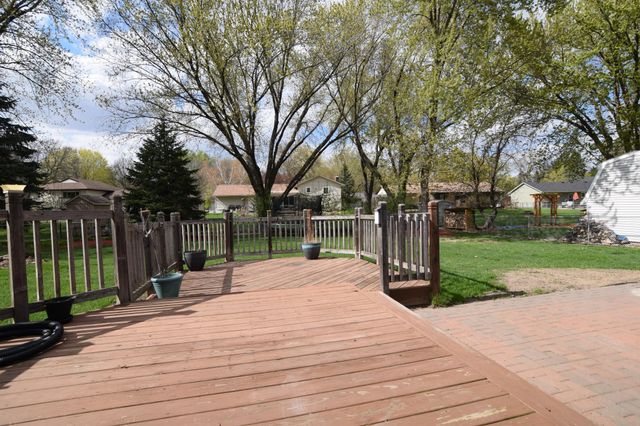 10556 104th Avenue N, Maple Grove, MN 55369
