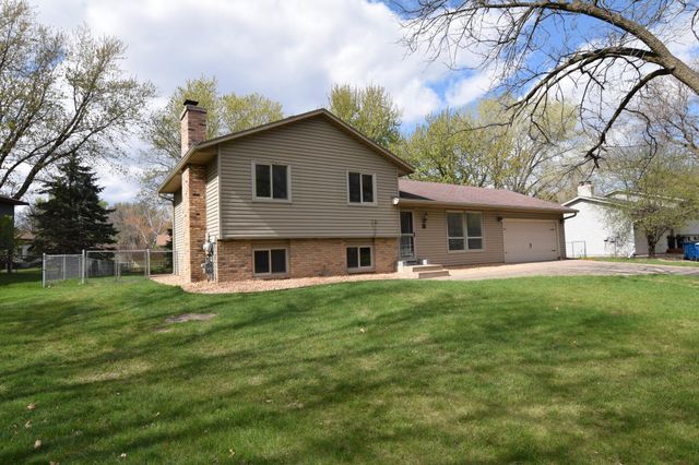 10556 104th Avenue N, Maple Grove, MN 55369