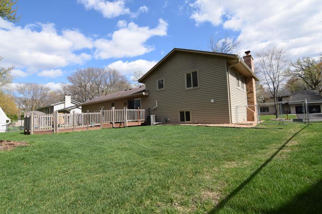 10556 104th Avenue N, Maple Grove, MN 55369