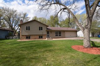 10556 104th Avenue N, Maple Grove, MN 55369