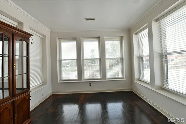 5567 Pershing Avenue 3W, St Louis, MO 63112