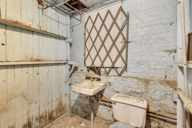 4820 W Washington Boulevard, Chicago, IL 60644