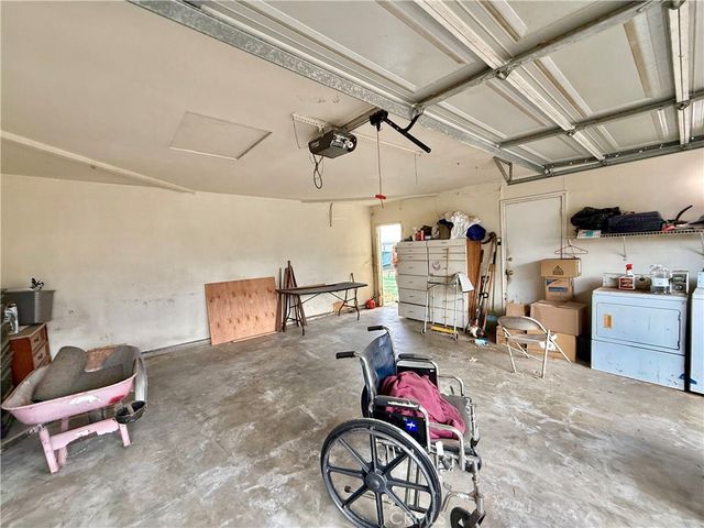 3292 Debbie Lane, Riverside, CA 92501