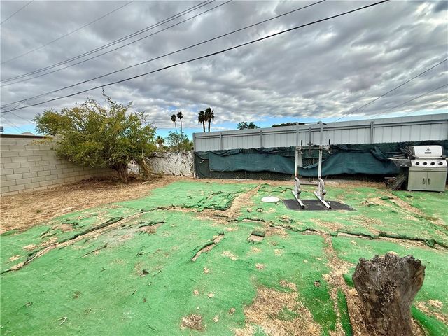 3292 Debbie Lane, Riverside, CA 92501