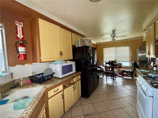 3292 Debbie Lane, Riverside, CA 92501