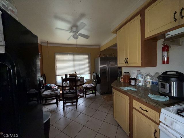 3292 Debbie Lane, Riverside, CA 92501