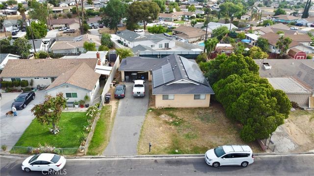 3292 Debbie Lane, Riverside, CA 92501