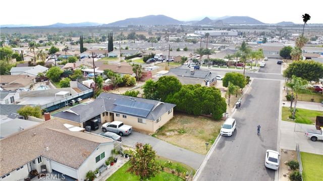 3292 Debbie Lane, Riverside, CA 92501