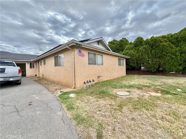 3292 Debbie Lane, Riverside, CA 92501