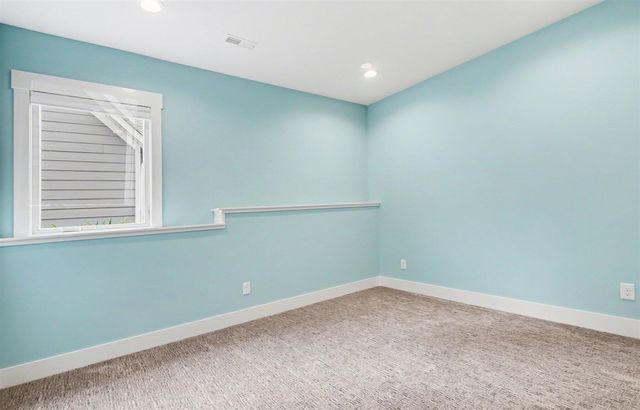 6747 Kitson Drive, Rockford, MI 49341
