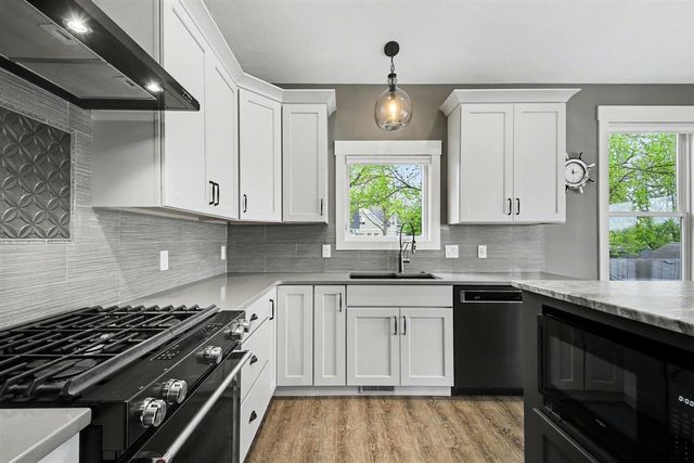 6747 Kitson Drive, Rockford, MI 49341