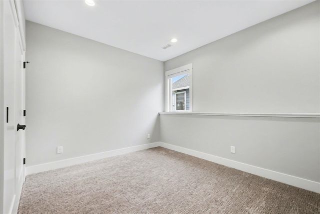6747 Kitson Drive, Rockford, MI 49341