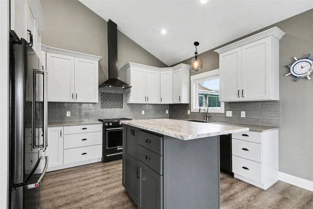 6747 Kitson Drive, Rockford, MI 49341
