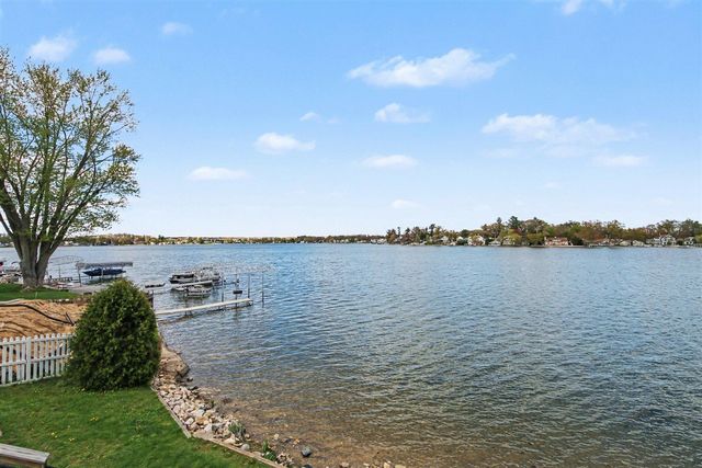 6747 Kitson Drive, Rockford, MI 49341